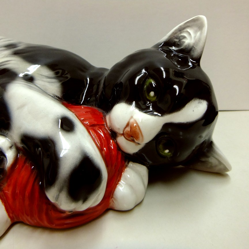 画像3: 陶器動物　猫と毛糸玉